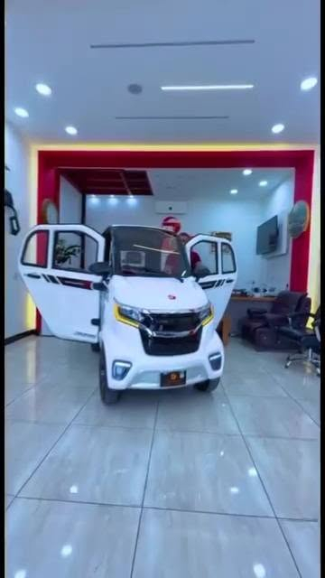 هاي السيارة نفسهه وشتريتهه منهم الجوهرة البحرية موديل ٢٥تدفئة تبريد بطارية ليثيوم ٤٥ امبير ٦٠ فولت الملف ٣٥٠٠ جام كهربائي كامرة خلقيه بريكات ABSيعني بس يطخ اصبعك توكف السرعة ٦٨ حقيقي الشحنه تمشيك اكثر من ٦٠ كيلو بصمتين سياقتهه جدآ مريحه مسجل بلوتوث صوت مجسم اشتريتهه ٥  اونص رايدهه ٤ مليون قفل المكان بغداد وذا تريد تتأكد من سعرهه ادخل على شركة الجوهرة البحرية اوشوف ابيش..هذ رقمي...***********
