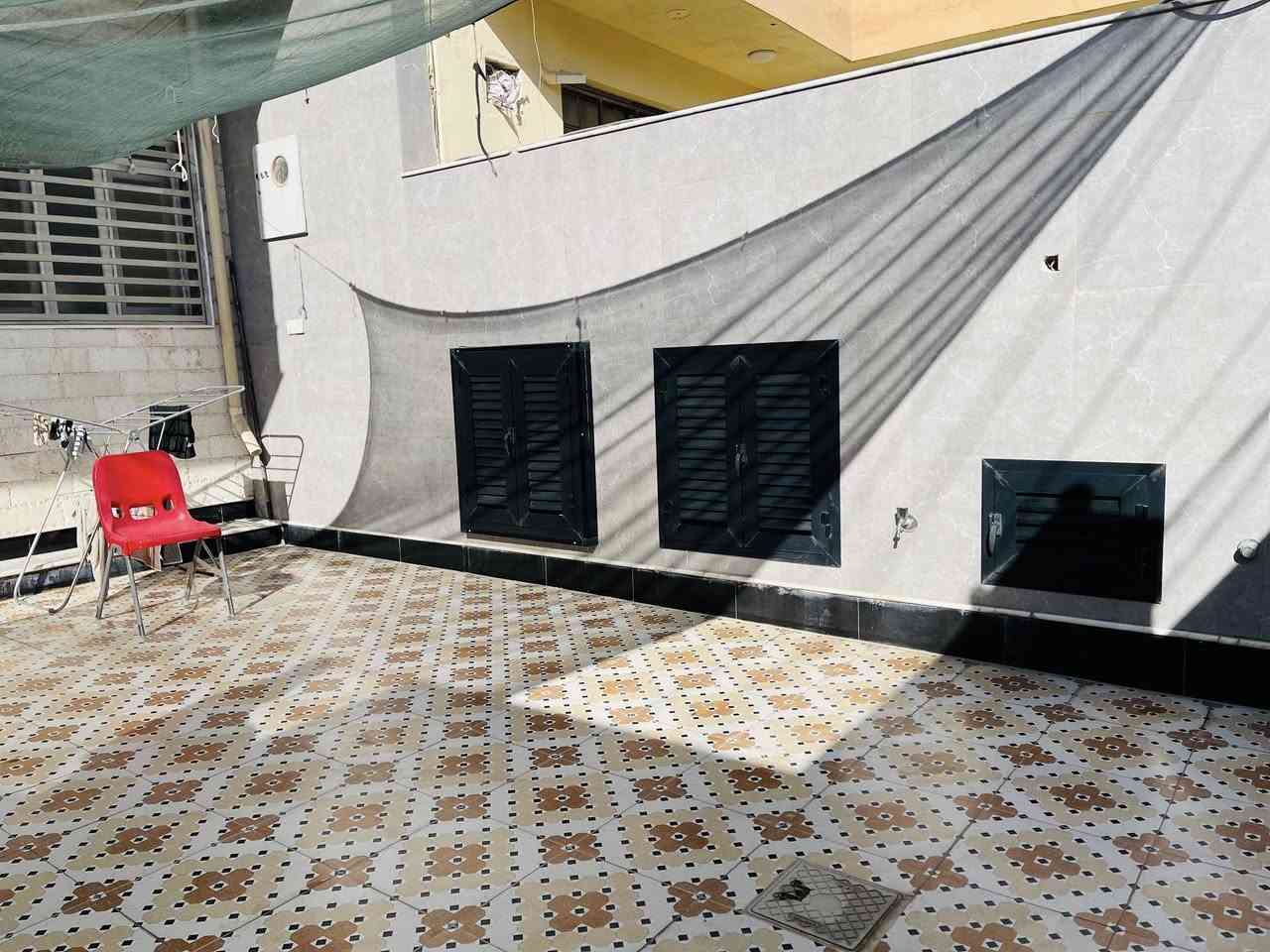 🏠دار  للبيـــــــع //طابـــــــو صرف _🏠

🏠موقع مميز خلف التجاري ثاني عقار ع شارع الرئيسي

🏗️📍المــــــــوقع//حي الضــــــباط الأولى _مقابل صيدلية حي الأمام (ام رشا)

🔨👷بناء حديث _درجة أولى 

✏️المســـــاحة// 180 متر _واجه 8م✖️22.5 

🧱🧱طـــابق واحد أرضية مرمر// يحتوي ع 
2 غرف نوم  ➕هول➕ صالة➕ مطبخ (حار+بارد) مجمعات صحية 2➕مناور 2 ➕كراج سيارة 🚙➕حديقة

 🏫📚نستقبل جميع عروض البيع و ترويجها بإعلانات ممولة 
      للمزيد من التفاصيل الاتصال او المراسلة خاص 

حسين السعيدي ***********_ ***********
حجي حسن السعيدي ***********          
علي السعيدي ***********_ ***********

 📍موقع المكتب  📌 الحله - حي الامام علي(ع)  _مقابل مجمع الوافي
