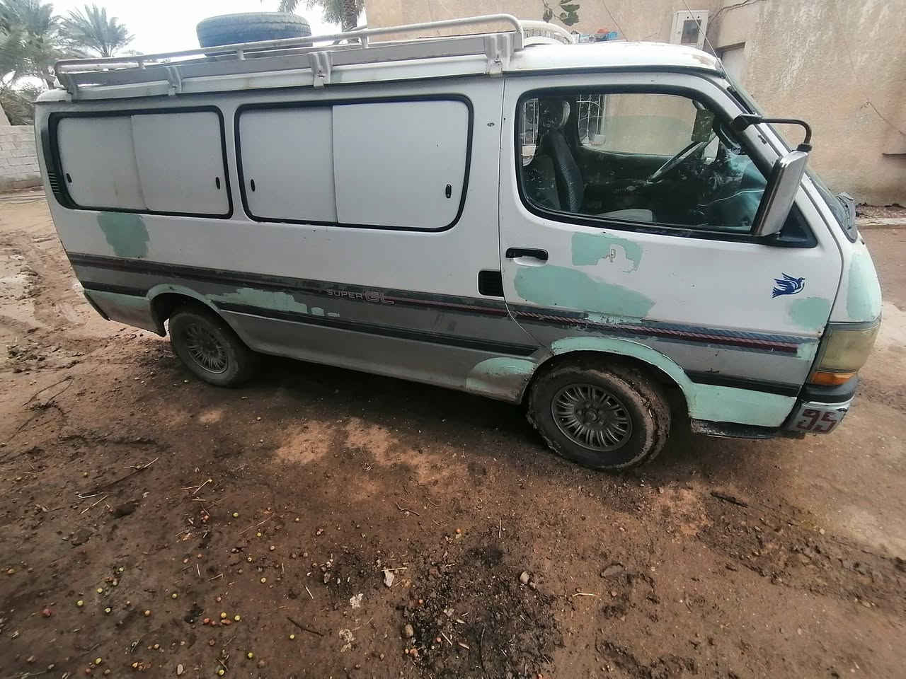 سلام عليكم للبيع هايسة ياباني رقم بابل انكليزي بس استلم لوحات كير ومحرك فيفيتي مال ملكة اكسل جديد توني شادة سيارة جاهزة تراي البصرة للاستفسار ***********.    ***********
