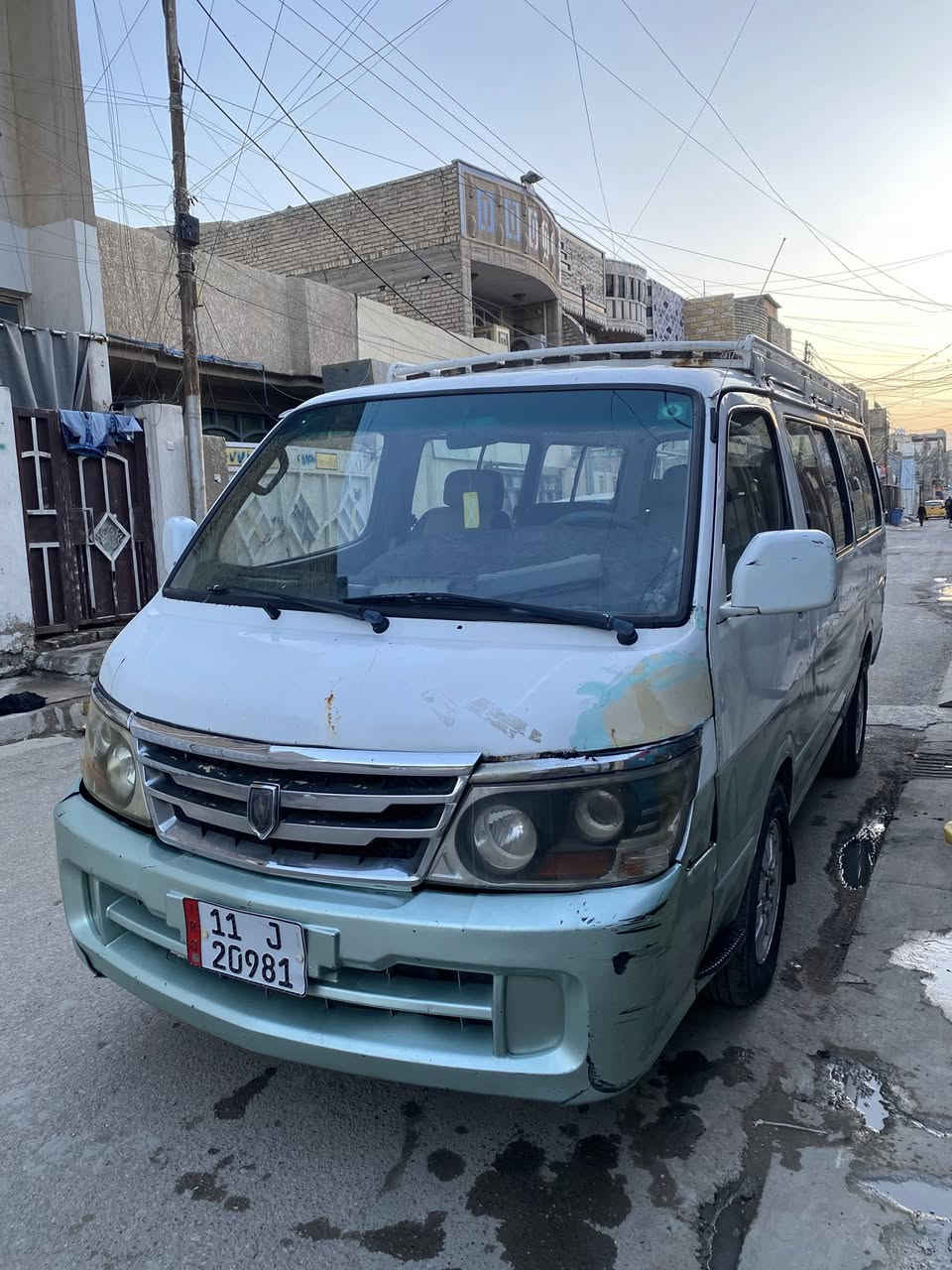 السلام عليكم
جنبي للبيع السيارة عدنا من الشركة لليوم عبري واحد ممصعدة بالشارع استخدام عائلي  تخم تاير جديد صدر جديد ياباني مال هايسة تبريد لاندكروز مكينة مكصوصة ٢٠ بيهة صبغ الحجل رقم الجديد مصفرة الكشن الخلفي والقلاب عندي انطيهن وياهة 

الاتصال ***********

السعر 70وبيهة مجال
