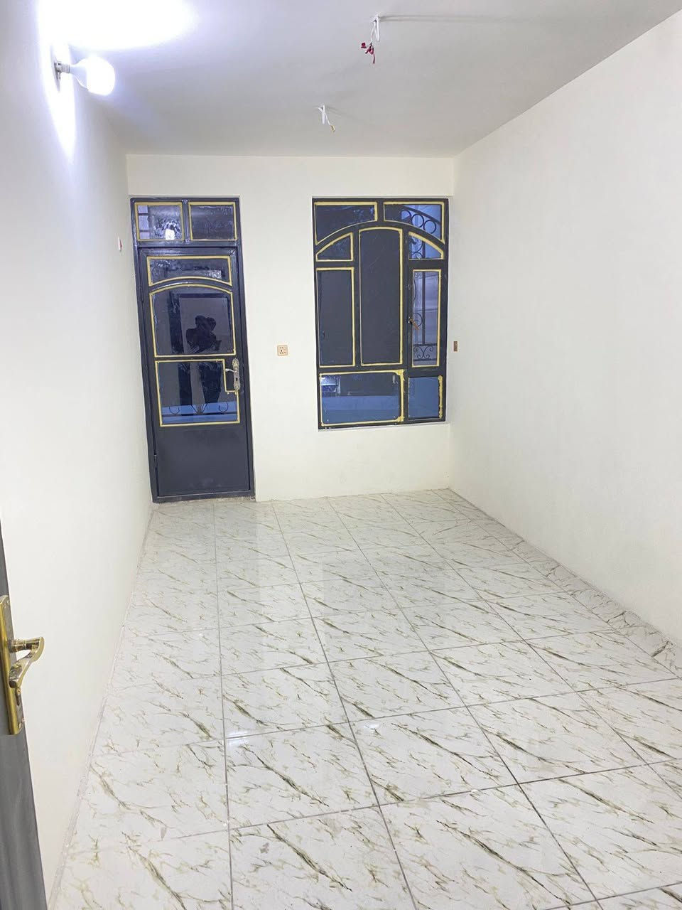 السلام عليكم 
مشتمل للبيع بشعب عقار الثانيه كويتي/مساحه 63/واجهه 3وربع/نزال 21/تفاصيل المشتمل /طرمه استقبال حولي خدمات مطبخ/غرفتين فوك/للاستفسار ابو ريحانه 
الهاتف ***********
واتساب ***********
