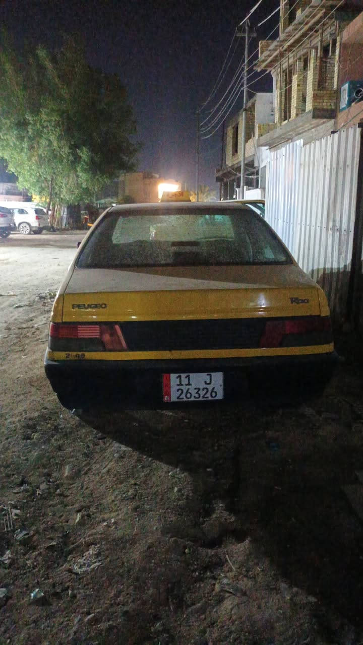 السلام عليكم بيجو روى موديل 2009 فقط باب خلفي مبدل سياره بلاديه ماكينه حداديه خير من الله سعر 25 ورقه وبيها مجال*********** مكان الراشديه مقابيل مرور الحسينيه
