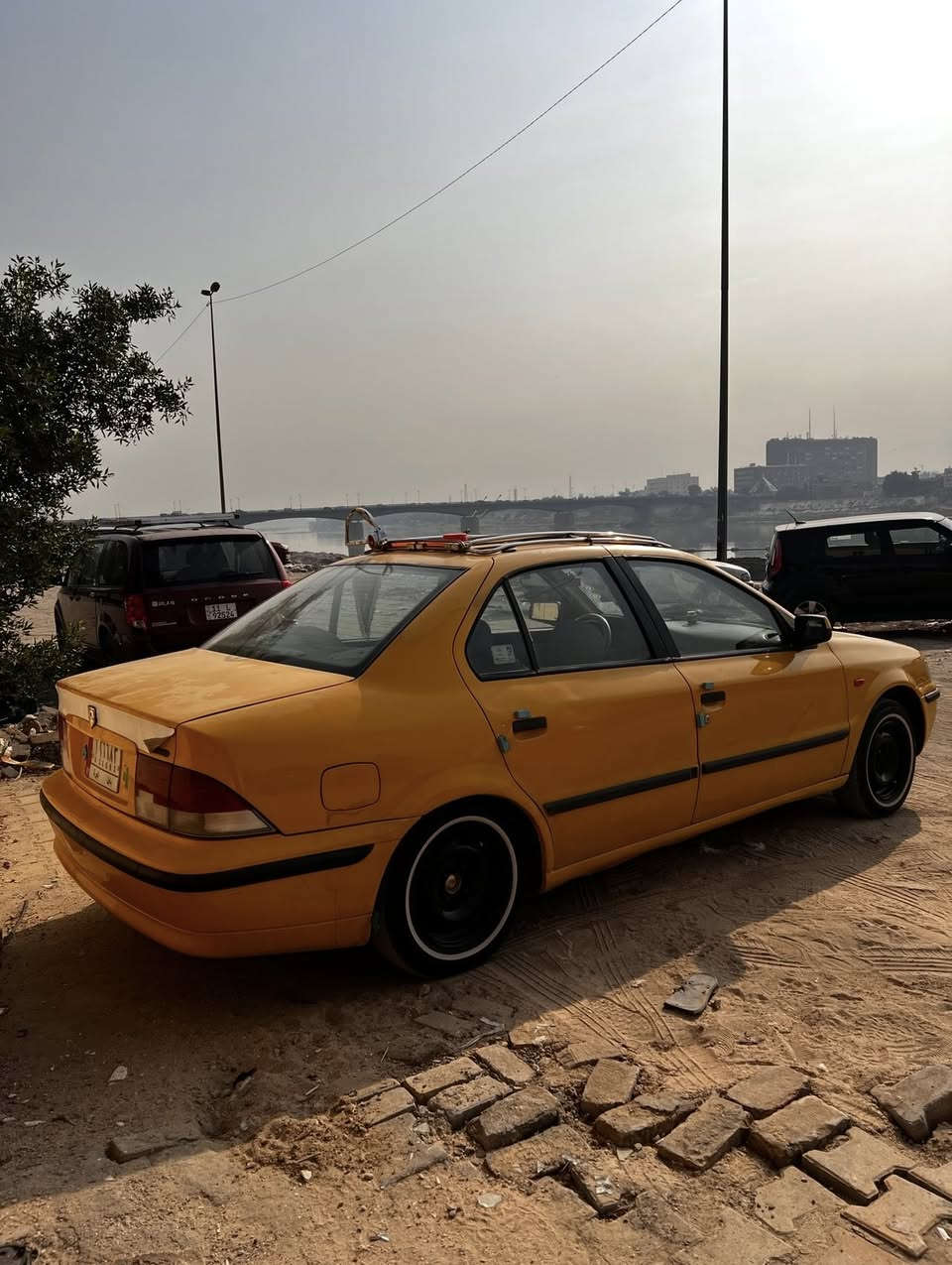 لسلام عليكم
سمند موديل 2011، مصفّرة هيئة وغرامات.
السيارة جاهزة من كل النواحي، ما ناقصها برغي.
المحرك ما بيه لا تبخير ولا تنقيص، الصدر جديد.
التدفئة والتبريد كلها شغّالة، الكهربائيات كلها شغّالة.
السيارة بيها تحوير ويل 14.
بيها صبغ بالجلمغ (الصدر)، ومعمّر جميع الخياسات.
رقمها  بابل – مشروع وطني.النكليزي
باسمي، مداور.ثاني يوم 
 أني موجود ببغداد.
السعر 40 وبيه مجال.***********
أبيع بدون سيباية
