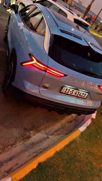 | جيتور داشنج 2024 فول مواصفات (Luxury)
💎 المحرك: 1600 تيربو قوي واقتصادي

⚙️ الكير: 7 نمر (دبل كلتش)

🛞 الدفع: أمامي

📆 الموديل: 2024

📍 السيارة بحالة ممتازة جداً – مثل الجديدة

✨ المواصفات الكاملة:

 • تشغيل ودخول ذكي

 • شاشة وسطية عملاقة مع عدادات رقمية بالكامل

 • كاميرات 540 درجة (رؤية بانورامية عالية الدقة)

 • حساسات أمامية وخلفية

 • سقف بانوراما واسع

 • تبريد وتسخين مقاعد أمامية

 • مقاعد جلد فخم كهربائية الضبط

 • إضاءة LED كاملة داخلية وخارجية

 • وضعيات قيادة متعددة (Eco – Sport – Comfort – Smart)

 • مثبت سرعة ذكي + تحكم كامل بالمقود

 • نظام تحذير عند مغادرة المسار

 • نظام تنبيه التصادم الأمامي

 • نظام تحذير النقطة العمياء (Blind Spot)

 • فرامل توقف إلكترونية + Auto Hold

 • تشغيل عن بُعد (Remote Start)

 • جناح خلفي رياضي

 • بصمة شنطة خلفية كهربائية

 • نظام تثبيت صعود ونزول المنحدرات (HHC + HDC)

 • نظام مراقبة ضغط الإطارات (TPMS)

 • شحن لاسلكي للموبايل

 • فتحة تهوية خلفية للمكيف

 • مكيف أوتوماتيك ثنائي المناطق

 • مرايات جانبية كهربائية مع تسخين وطي أوتوماتيكي

 • إضاءة داخلية محيطية (Ambient Light)

 • إضاءة ترحيبية عند فتح الأبواب

 • نظام صوتي فاخر متعدد السماعات

💬 السيارة ناعمة جداً ونظيفة، ما تحتاج أي صرف

السعر 178$

***********
