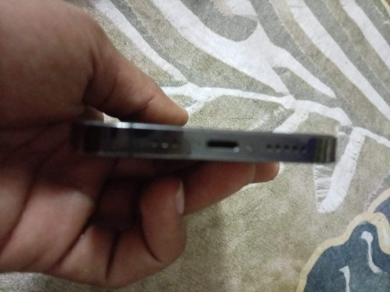 السلام عليكم 12 برو ذ 256 بطاريت 100مبدله ول شاشه مامبدله بس من بدلت بطاريه ضرب لشريط مالته وبدلته ول كامره مبدله السعر ٢٥٠ وبي مجال بسيط مكاني حله مركز *********** واتساب لن مامتواجد عله الفيس
