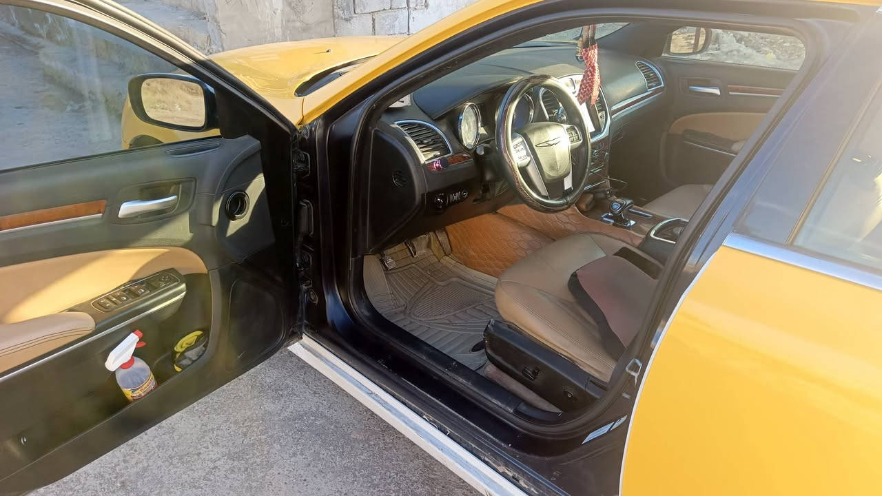 السلام عليكم أوباما موديل 2012 محدثة بس خار حادث بس الصندوك.  ومفتوحات جاملغوات اثنينهن المامية مال التحديث. السعر 175 وبيهة مجال اتصل وادلل 
***********
