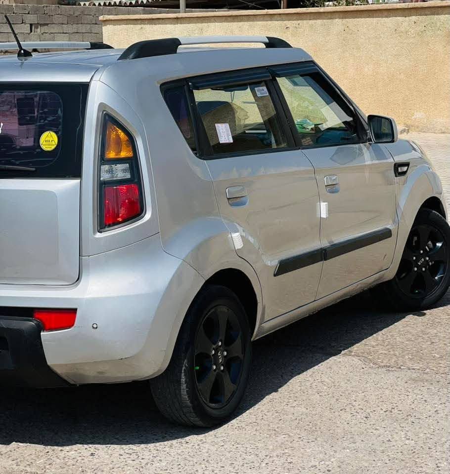 من رخصه الادمن
سلام عليكم كيا صول 2012 متومه أرقام وسنويه طبق الأصل كامله مكلمه أدوات أدوات اصل بانزين محرك وكير جديد لوك سياره جديده سستم صوت + اناره دمام مري شفط محرك 2000 المرغوب تحكمات ستيرن  تدفئه و تبريد ثلج  
فول حساسات 
العنوان البصره 
*********** 
السعر 50 وبيهه مجال قليل
