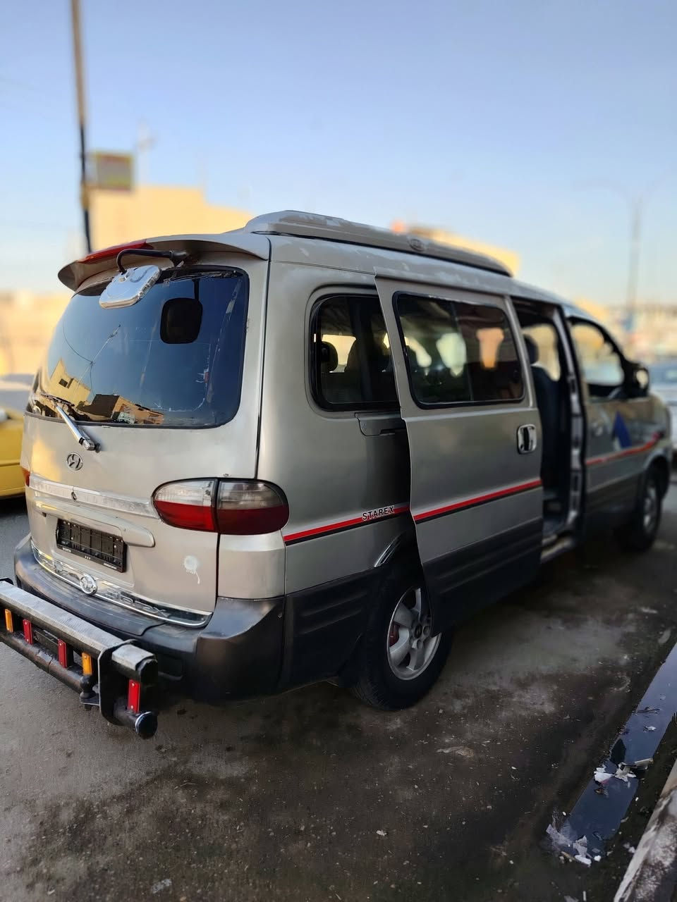 سلام عليكم ستاركس اللبيع 2007  سياره جاهزه من كلشي مال جناي خير من لله السعر 68 وبيهه مجال حگ الجيه ***********
