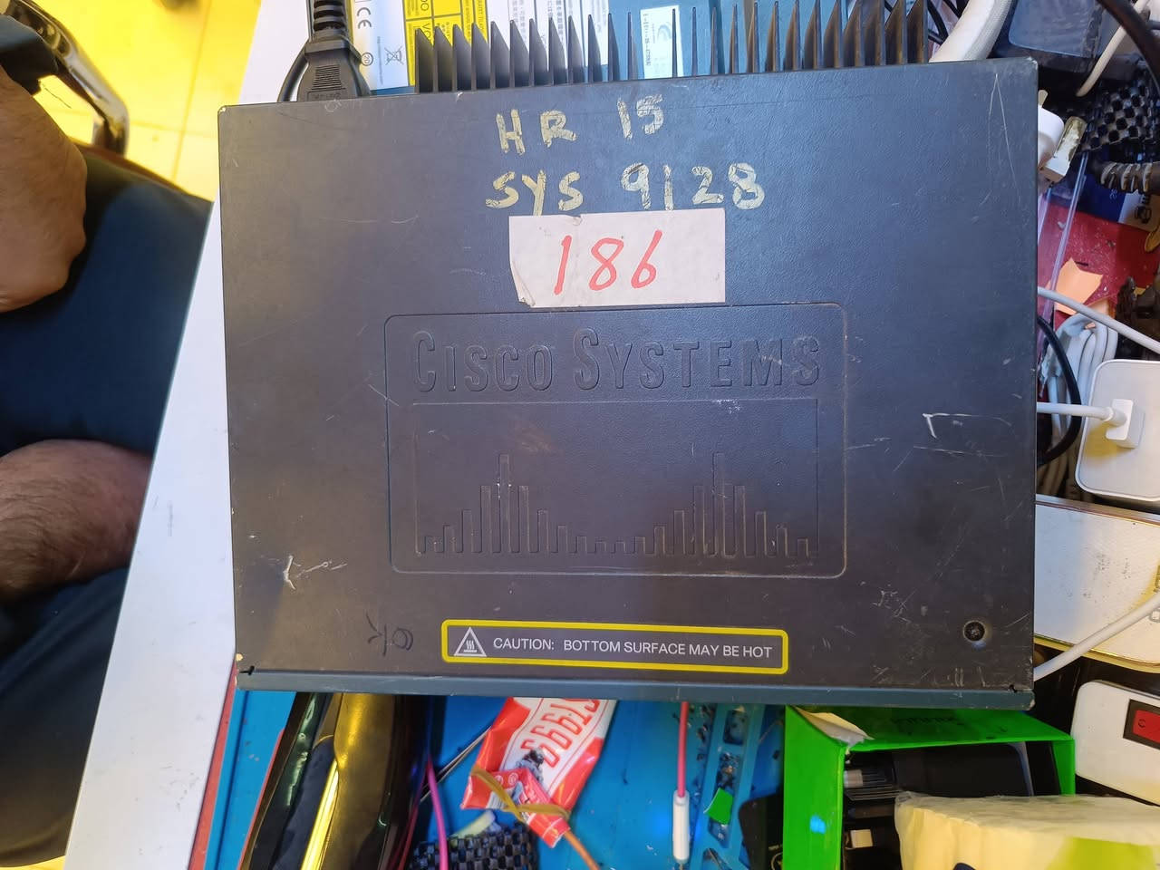 اجهزة سسكوو عدد 2 الي يفيدنه ينطي سعرهن وبالعافيه*********** وتساب
