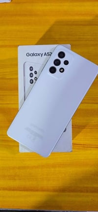 اي 52 اس 5G نضافه 100 الصور تشهد الجهاز راقي لون ابيض غراضه كامله الشا...