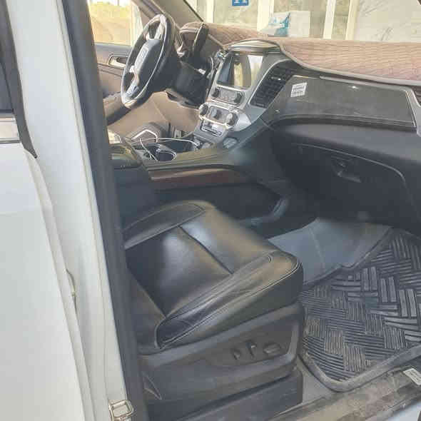 جي ام سي سوبر بان موديل ١٨ للبيع  لون ابيض اصل رقم احمر تكسي  سياره قطعتين بيها فقط مكفوله دواخل وشواصي ارباك ستيرن راجع سستم السعر ٣٢٥ وبي مجال او مراوس بتاهو او جي ام سي رقم خصوصي ***********
