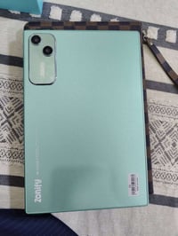 ايباد زونفي فور كي • ١ تيرا • يدعم الجيل الخامس