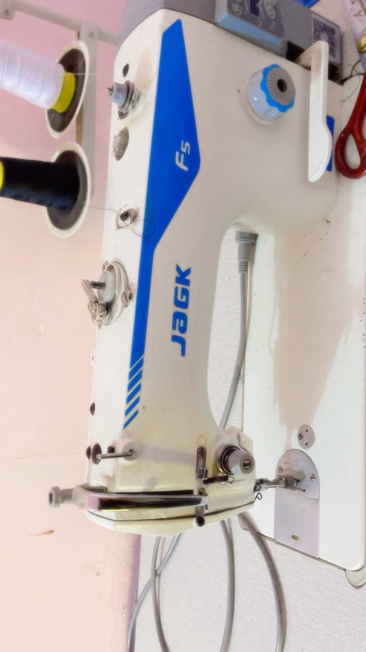 مكينه جاك استعمال شهرين بسعر ٣٠٠  وبيها مجال عنوان حله


**إذا كنت صاحب هذا الإعلان وتريد حذفه لأي سبب، رجاءا أرسل رسالة إلى الدعم الفني**