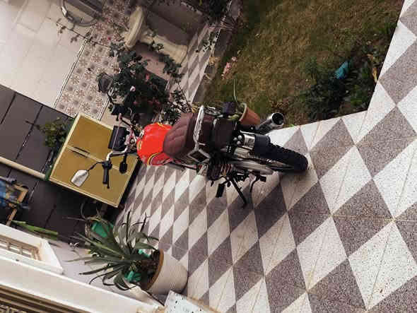 اسلام عليكم شباب اعيد النشر بسبب الوعود الكاذبة يعني انت اذا مو رجال وما عندك كلمه شنو تكلي لا تبيع انتضرتي وتنطي موعد وتالي تحضرني ع عموم  دراجة تايكر موديل 24 شكل 25 تجي 5 كير مكفولة من التاير للتاير جانت بيها ورقة كارتونيه ومن مطرت الدنيا تبللت و نشكت وهي عادي اي واحد ابو دراجات يطلعها ب 5 الدراجة نضيفة ومكفولة من اي شي صارلها 3 اشهر من نزلت رمبة اخذتها ب850 عارضها للبيع ب 725 وهذا رقمي *********** والشراي بي خير و يدلل و رجائا المو شراي لا يراسل.
