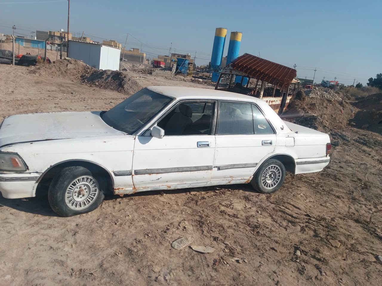 رمضان كريم علينا وعليكم للبيع سوبر سيدانه موديل ٨٩رقم دياله صدامي أبيعك هل موجود السعر١٠ورقات ***********/***********
