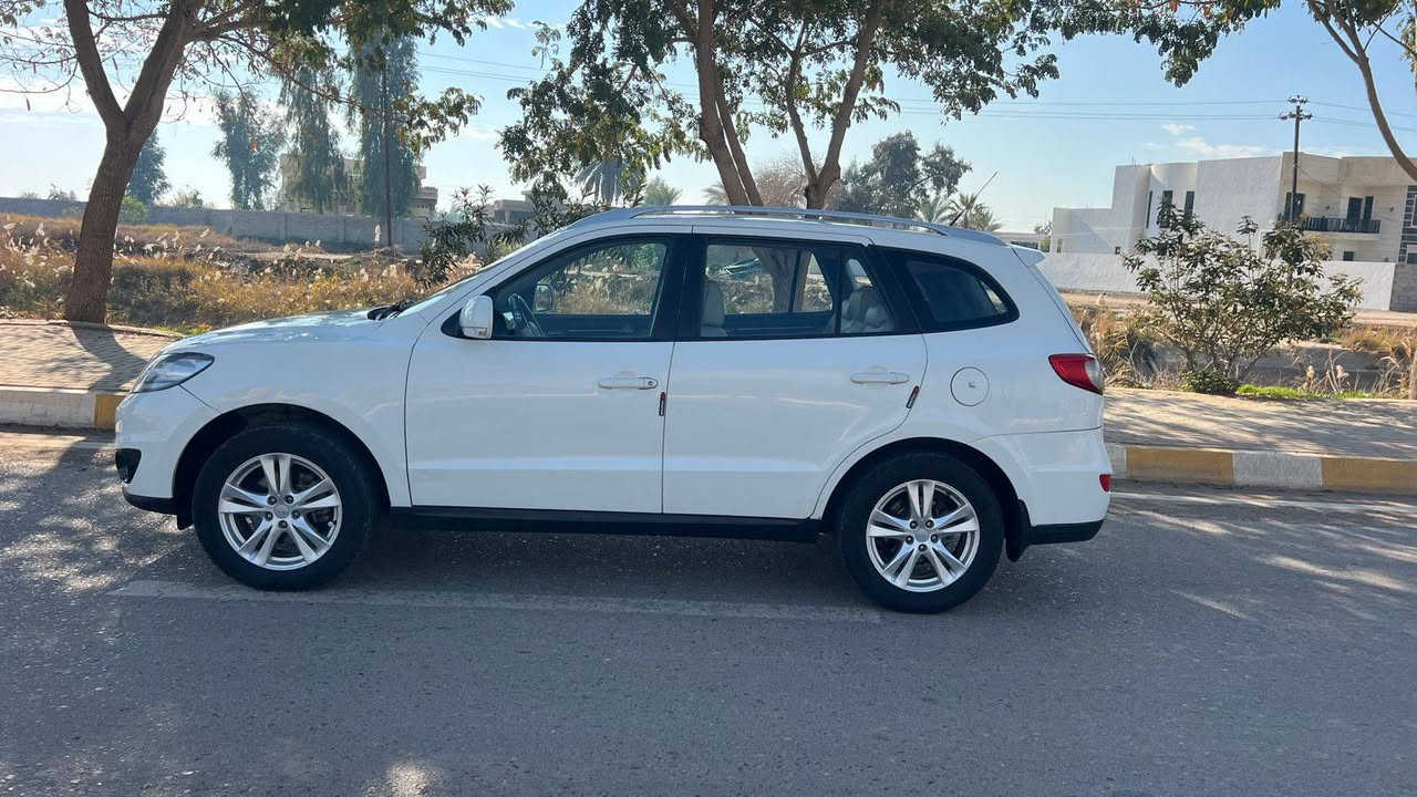 السلام عليكم للبيع هونداي سنتافي 2012 بيه ٣ قطع صبغ والباقي كفاله مكينه سته سلندر 3500 لاتنقيص ولا تبخير  كفاله مكينه خير من الله كير كفاله صدر تبريد حداديه تخم تاير كله جديد رقم بغداد الدولي بسمي تحويل ثاني يوم السياره جاهزه من الاخير المكان صلاح الدين بلد الاستفسار اكثر الاتصال ع رقم
***********
