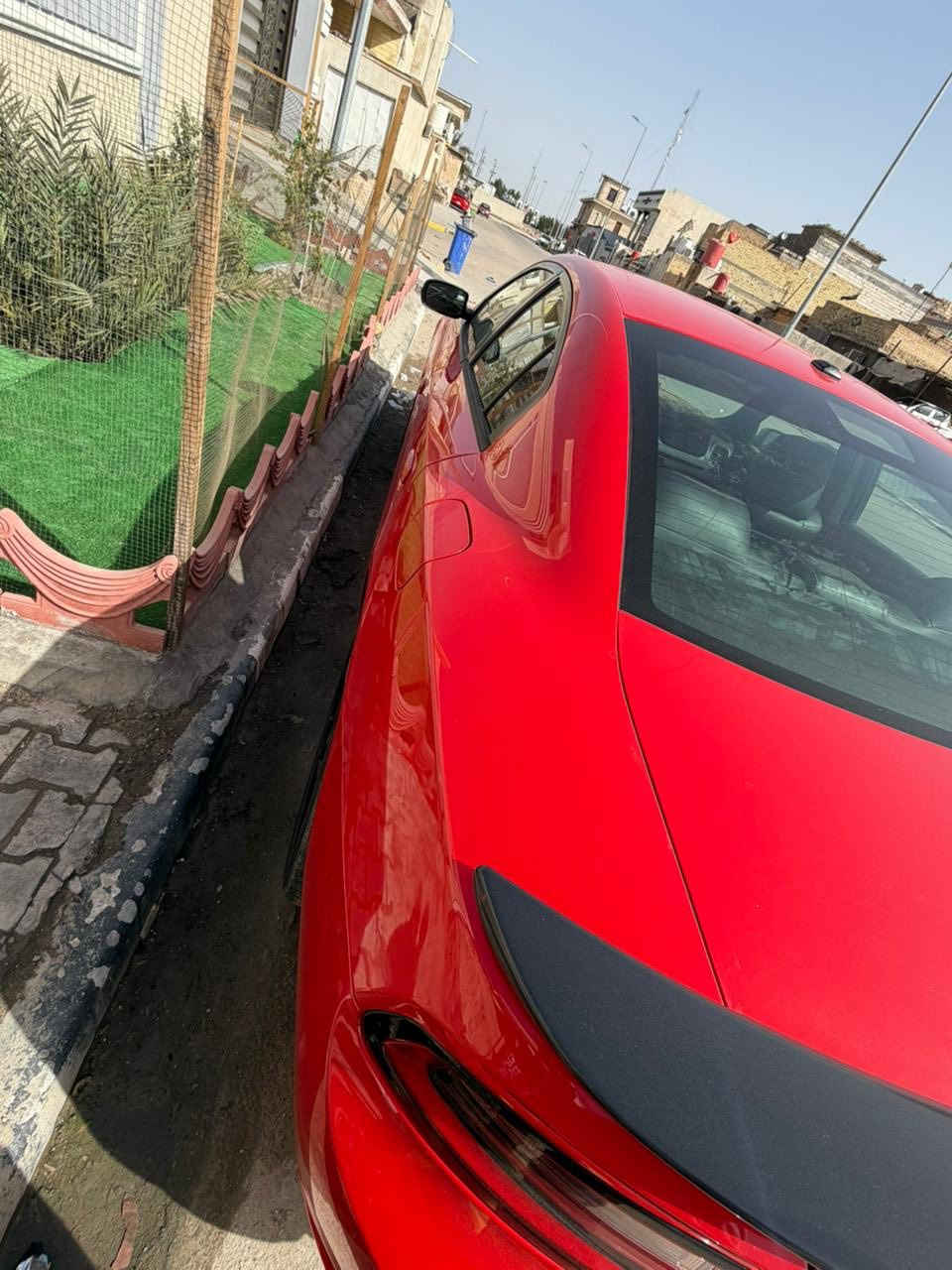 السلام عليكم
دوج جارجر خليجي 
موديل 2018
السياره مكفوله كفالة عامه 
اللون احمر طماطي 
السياره رقمها اربيل الجديد 
والسياره باسمي اي نقص مابيها 
عنواني البصرة ورقمي ***********
