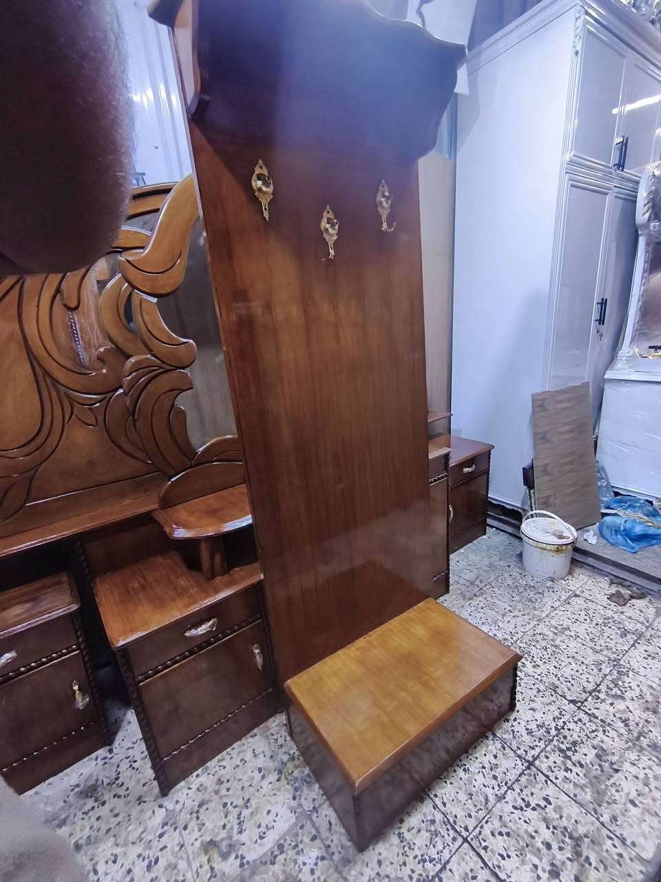 سلام عليكم 
غرفه نوم مستعمل صاج عراقي داخل وخارج 
نظافه 80%
سعر 650الف
مكان بغداد حي الاعلام شارع قطر الندى مجال مدرسه رفيده معرض يوسف الخفاجي 
الاستفسار على رقم ***********

