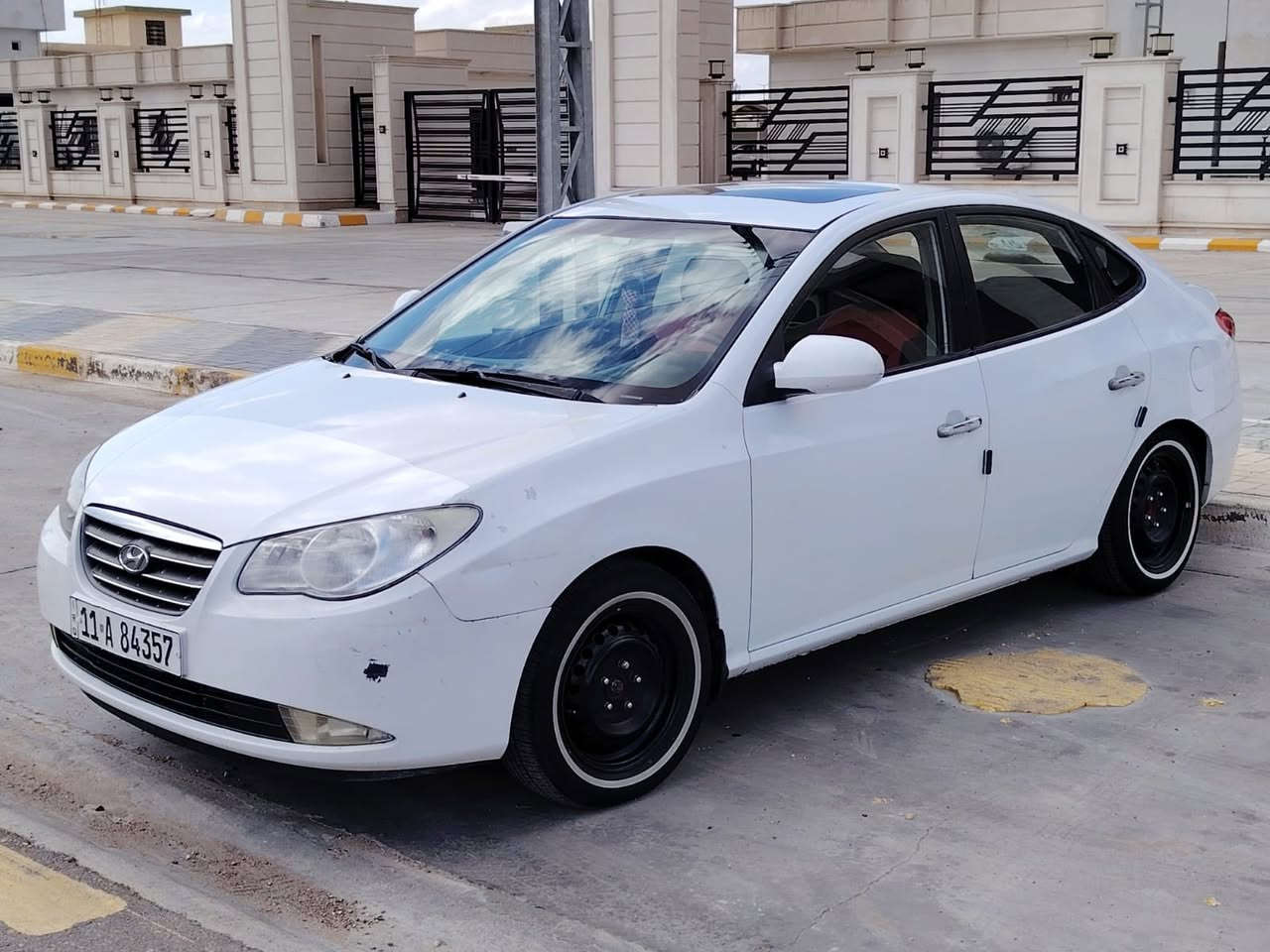 السلام عليكم النتره 2009خليجيه فول موصفات
محرك 1600
صدر تخم تاير كير محرك خير من الله سياره جاهزه على اخر حبايه 
رقم بغداد بسمي 
بيها قطع صبغ بدون ضربه ابيع احزم 
السعر 96وبيها مجال 
بابل محاويل 
***********
