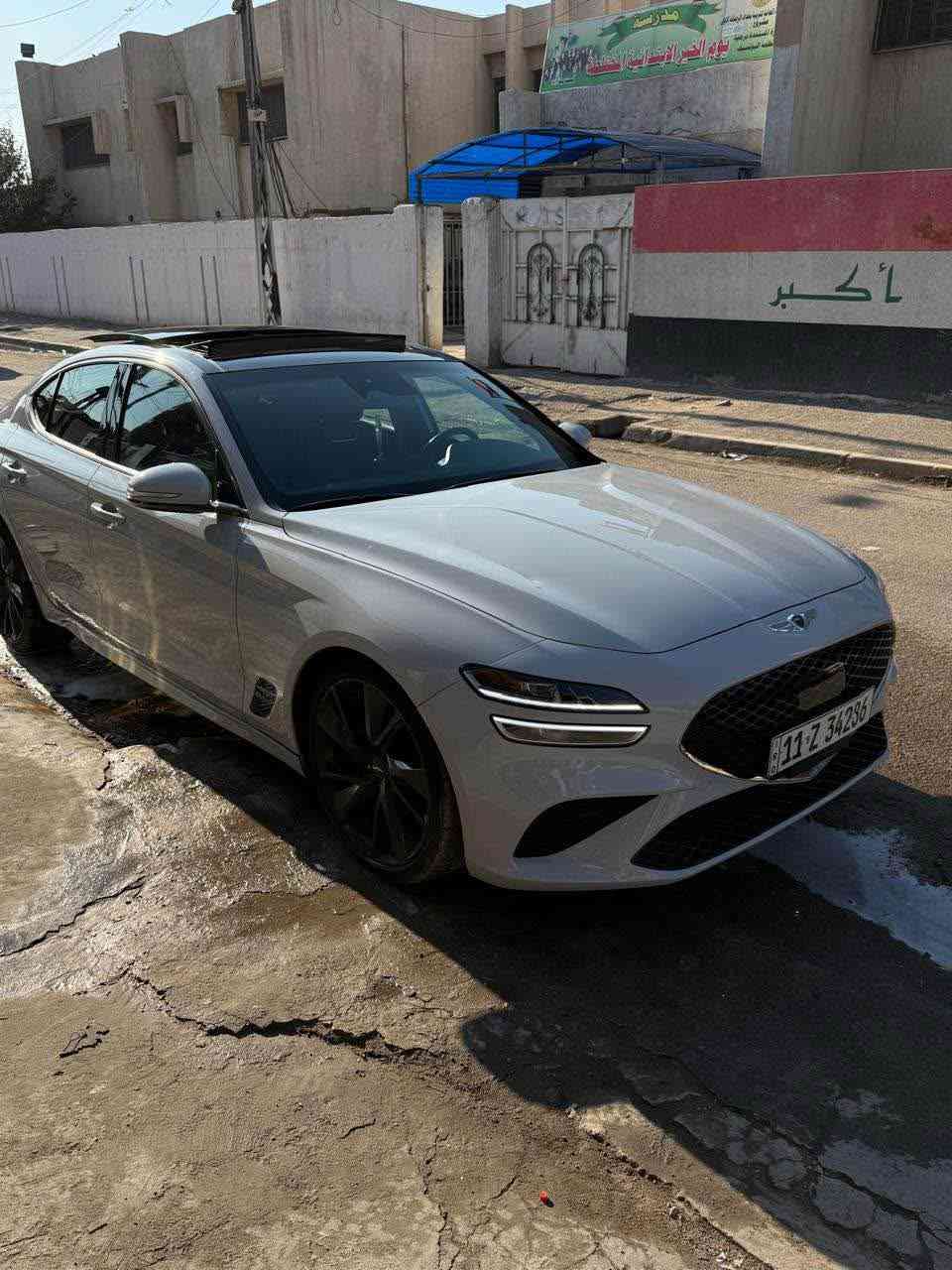 جنسس G70 موديل 2023 
السيارة 4 سلندر 2000 تيربو 
حادث السيارة جانبي باب السائق والخلفي تبديل وجمالغ خلفي صبغ 
ايرباك فقط بردة الباقيات كلهن سليمات 
لون السيارة بحري / مرقم بغداد اب اسمي تحويل ثاني يوم 
مواصفات السيارة 
بصمة 
بنروما 
كراسي ثنين كهرباء 
تدفئة + تبريد كشنات 
شاحن وايرليس 
تبريد قطعتين ( امامي + خلفي )
جميع الجام اوتو
السيارة تو ويل ( دفع خلفي ) 
سترين كهرباء 
خزن كرسي السائق 
ترحيب بل مري 
رادار امامي / خلفي + تحديد مسار 
مري شفط + قلاب + تعتيم تلقائي
***********
السعر  قفل 23500$ 
شدتين و ٣٥ ورقة  
وبيها مجال للطيبين بغداد, العراق
