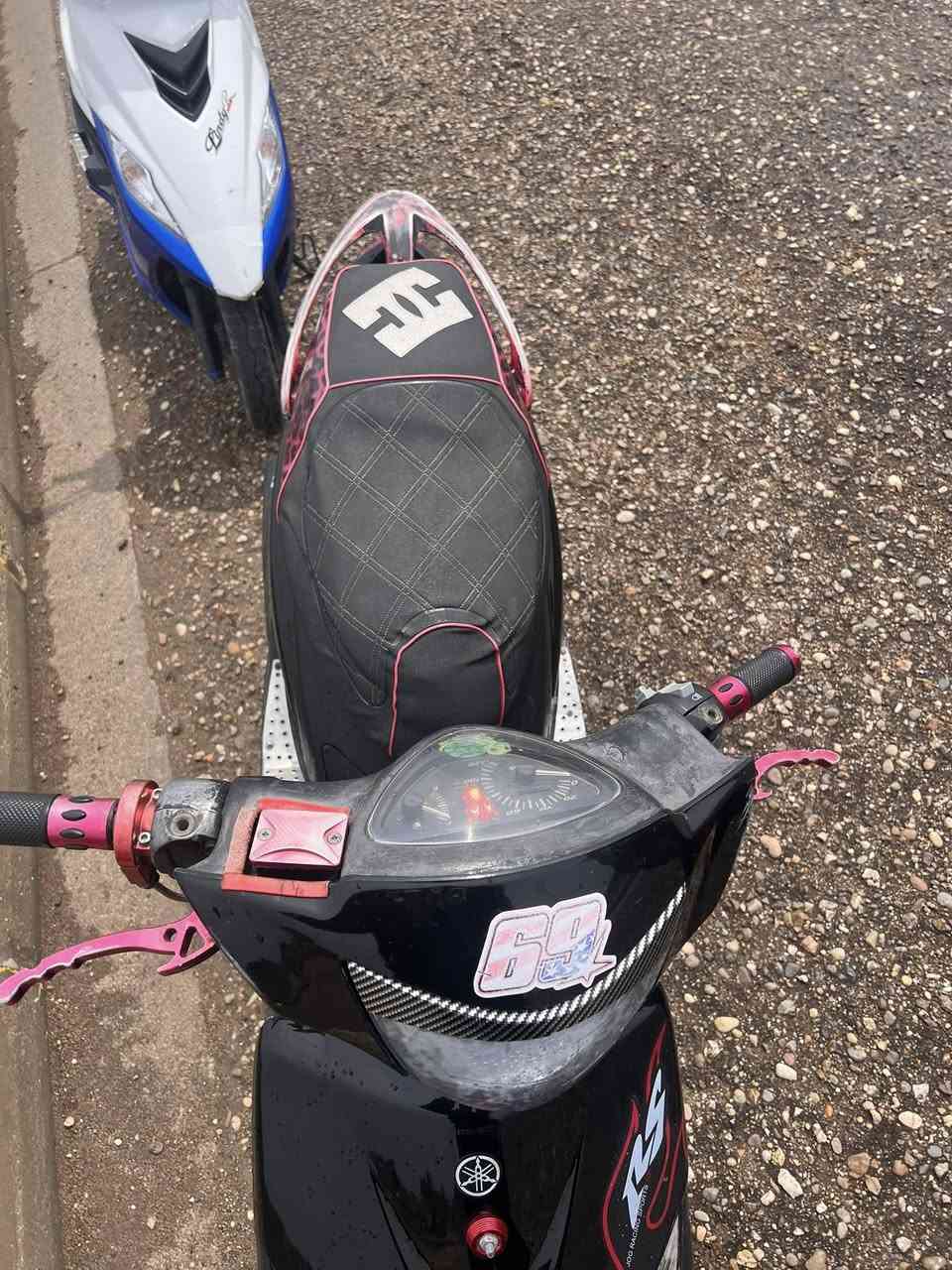 سلام عليكم ماكس للبيع بوشه 49   سعر ٧٥٠وبيها مجال للشراي      الدرجه بيها غراض خير من الله🍒


**إذا كنت صاحب هذا الإعلان وتريد حذفه لأي سبب، رجاءا أرسل رسالة إلى الدعم الفني**