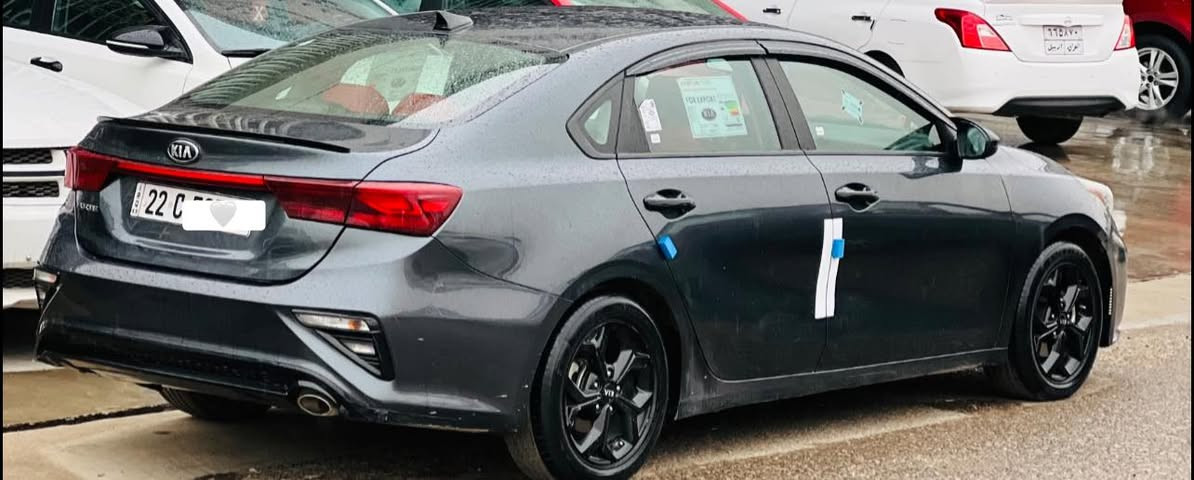 السلام عليكم كيا فورتي2019 السعر 130وبيها مجال بسيط ضررها بنيد وسوناره مرفق بلمنشور
نص فول معروفه مواصفات الفورتي 
مكينه شرط كير محور اي تي
سياره جديده هزه سنويا كله جديد 
كابون مابيها ماشيه96
مكان السياره موصل الايسر معرض الكرم
للاتصال ***********/***********
