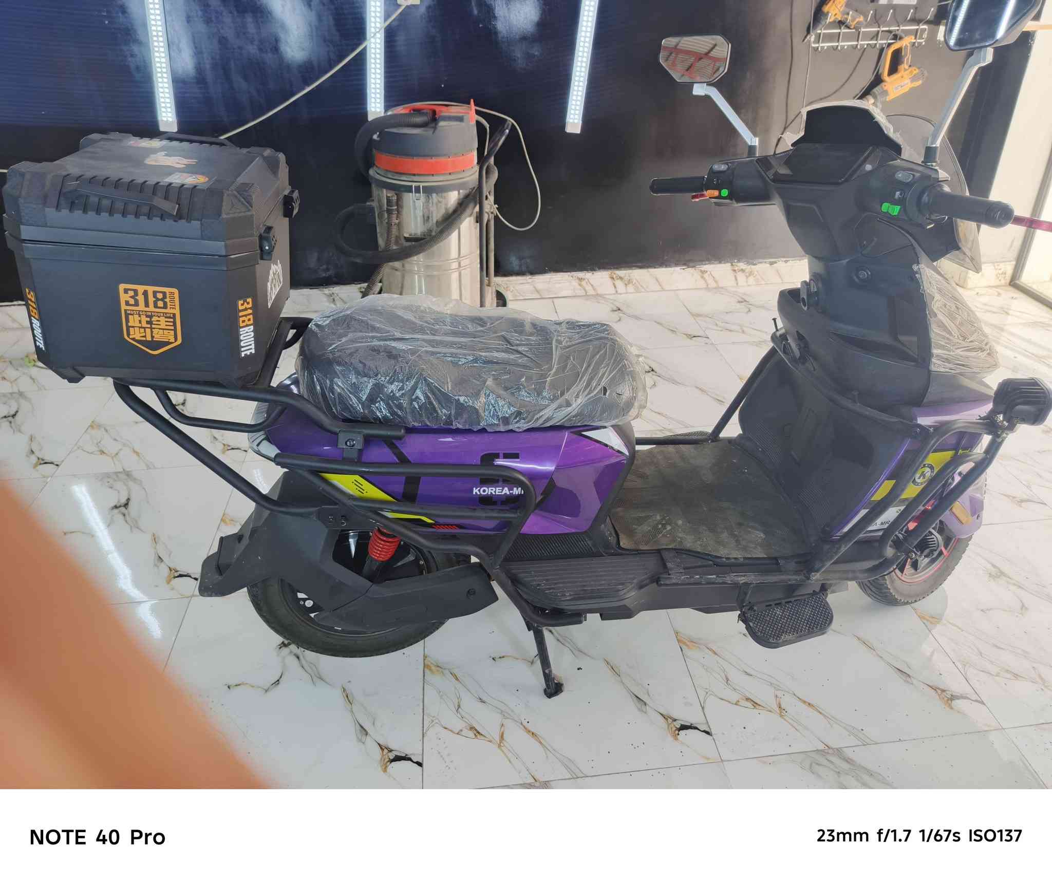 دراجه شحن نضيف استعمال 3 اسابيع فقط لدراجه 6 بطاريات كبار
ملف 3000w

لرقم ‏‪***********‬‏
لفلوجه حي لعسكري
