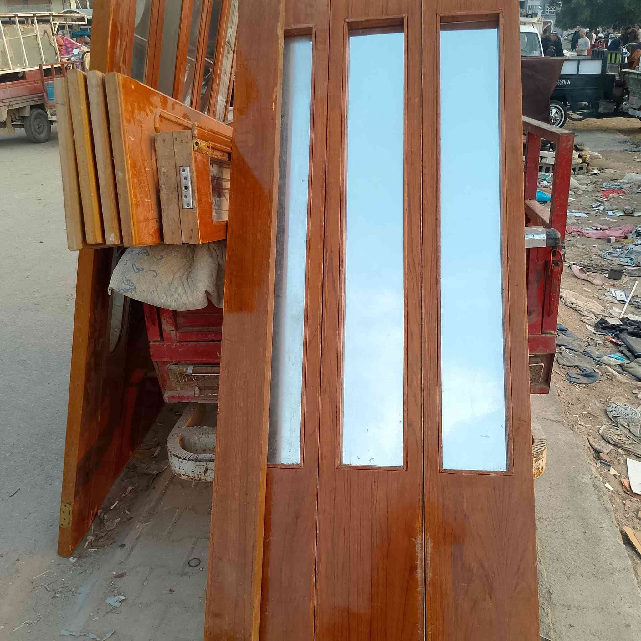 من رخصت مدير الكروب باب دفتري للبيع عايز بس جرجوبه تسكام الخشب صاج السعر 100او بي مجال العنوان النجف حي النداء ممتواجد على الفيسبوك رقم التليفون ***********
