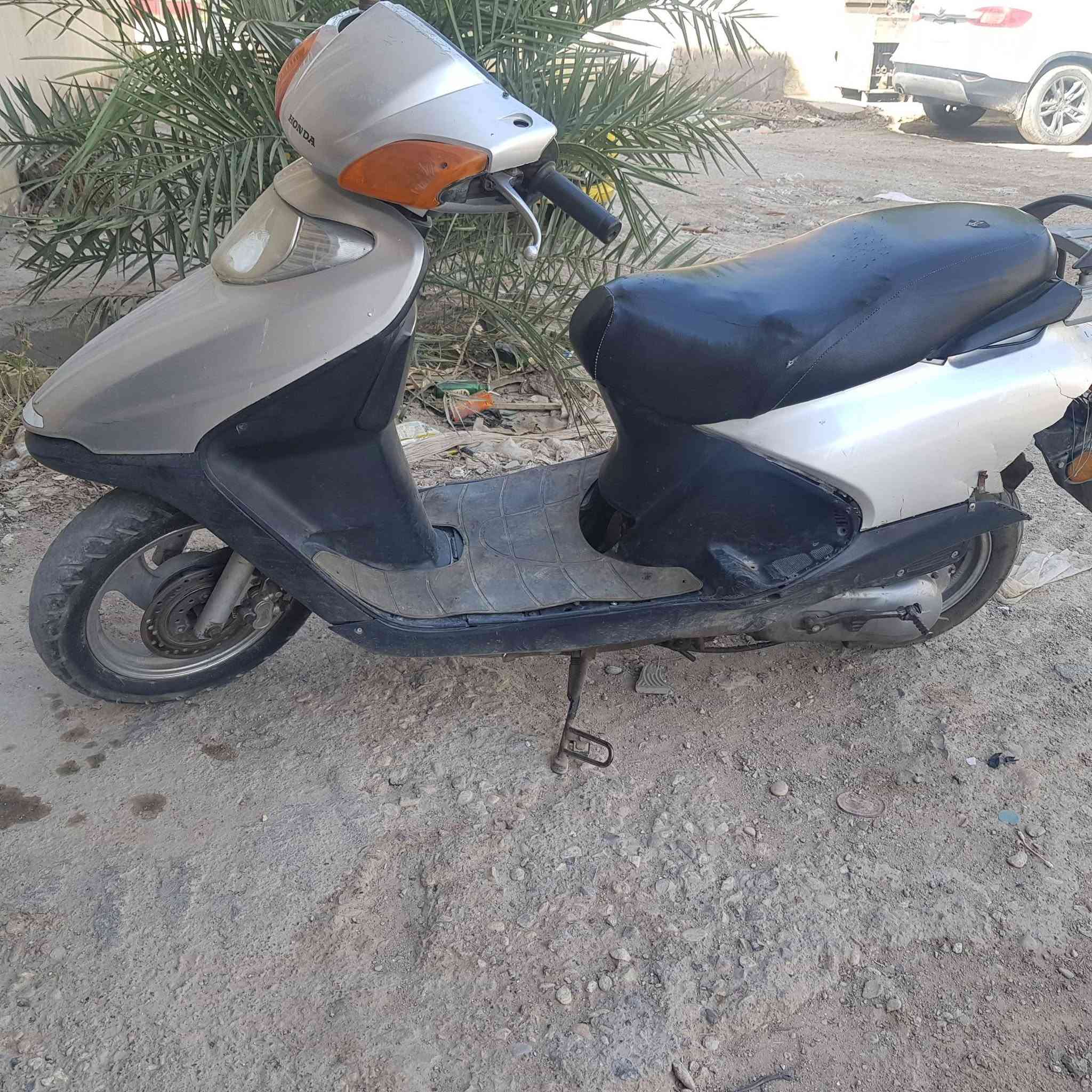 سبيسي ماليزي سلف هندر شغاله بحاله جيده السعر ٢٠٠الف الاتصال ***********
