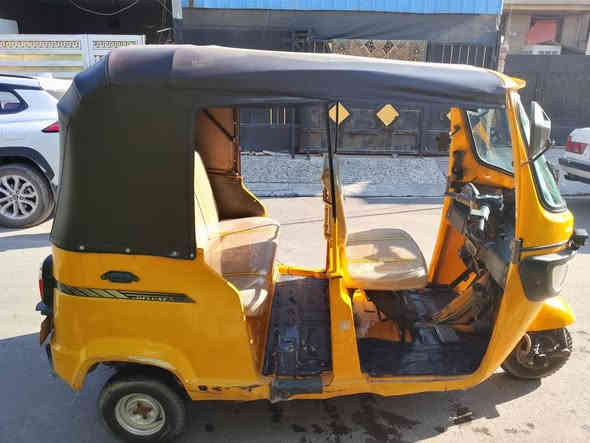 السلام عليكم للبيع تكتك TVS موديل 20 دشبول حديث رقم بغداد وسنوية باسمي تحويل مباشر السعر 4.750وبيها مجال بسيط حك الجية تكتك جاهزة من كلشي تراي وين ما يعجبك مكان بغداد حي الجهاد واتساب او اتصال ***********
