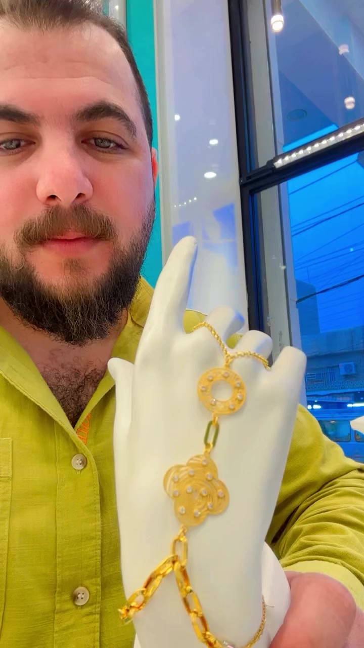 كل ماعليكم سكرين للقطعة و توصلكم كل التفاصيل استغلو العرض ونزول الذهب  لتنسون عدنة توصيل الكل محافظات


**إذا كنت صاحب هذا الإعلان وتريد حذفه لأي سبب، رجاءا أرسل رسالة إلى الدعم الفني**