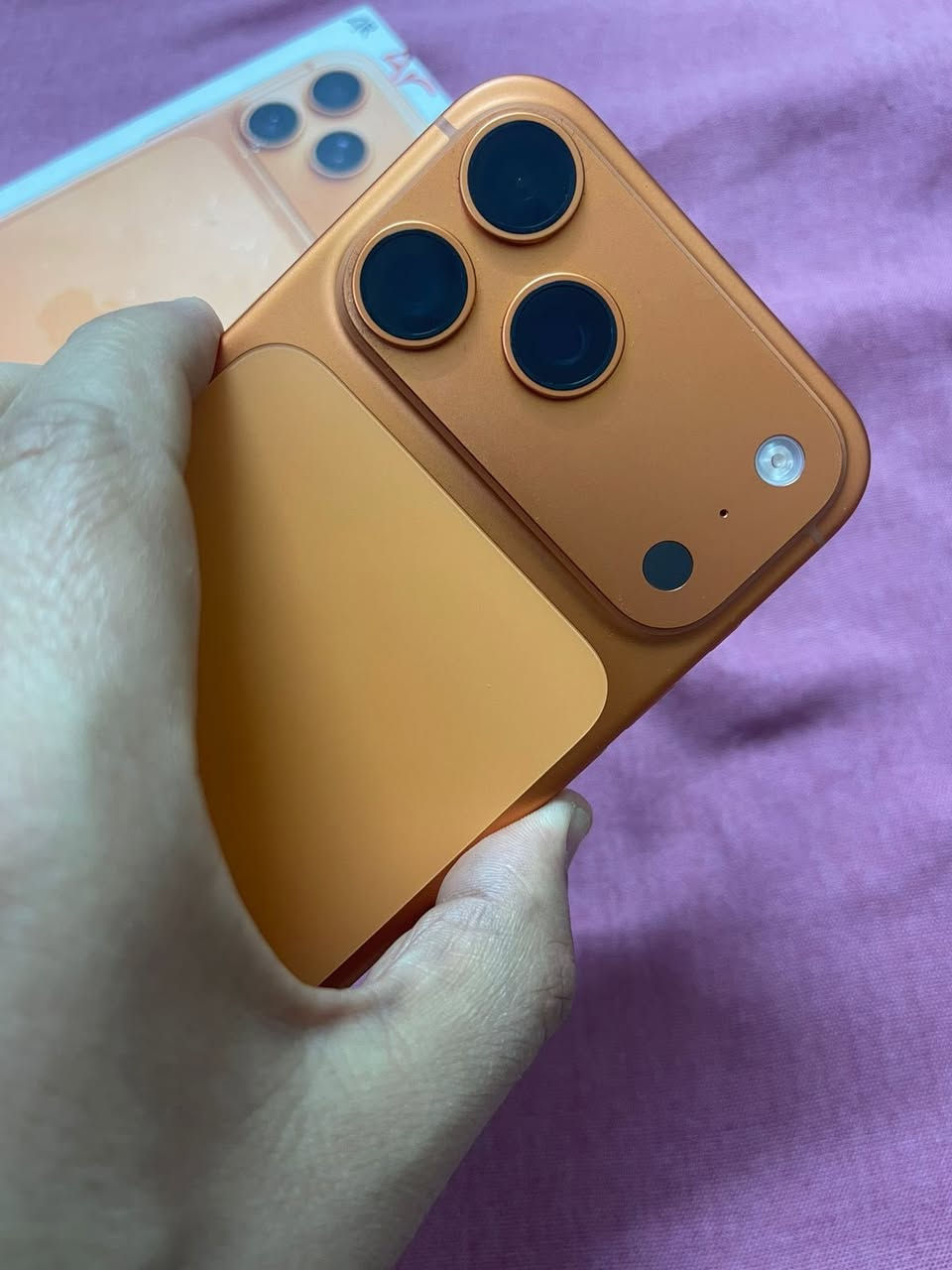 السلام عليكم
آيفون 17 عربي شرق اوسط AFA برتقالي 

مكفول من كلشي عدد الدورات 34 بطارية 🔋 100

ذاكرة 256

نظافة 100 ‎%‎

السعر  ماسنجر

بغداد   

واتساب ***********
