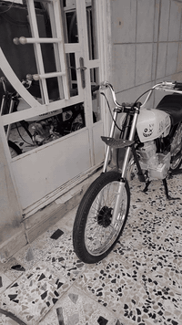 السلام عليكم شباب ايراني للبيع موديل 2025 الدراجه كفاله عامه ما مفتوح برغي بيه نضيفه الدرجه
المكان بغداد  ناحيت الوحده قرب من بسمايه
السعر 650 وبيهه مجال حك الجيه 
الرقم ***********
