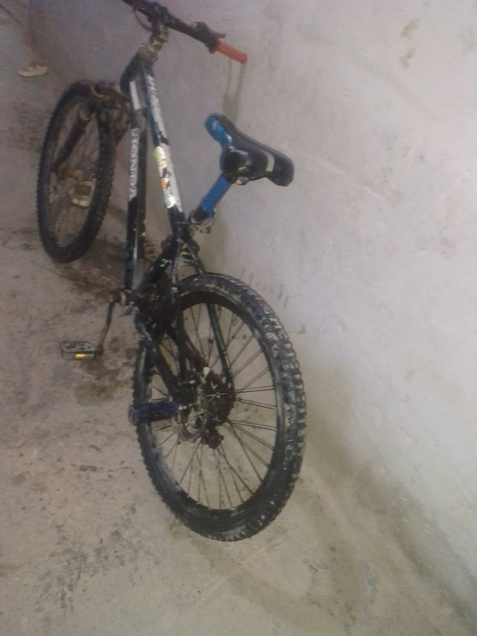 سلام عليكم بايسكل للبيع سعر 20 مكاني شارع السندبات حجم 24
بي نقص اشياء
بصيطة ***********
