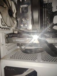 RTX 4060 8g للبيع السعر 400 الف كارت حرارته 60    مكاني بغداد حي اور 0...