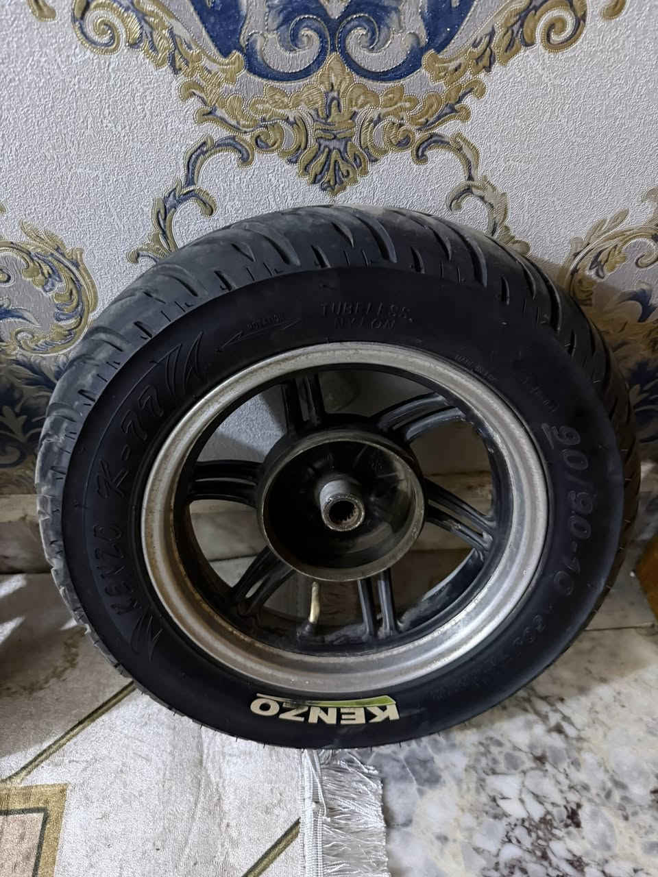 سلام عليكم ويل نجمه للبيع مكفول من طسه وعواج والصبغ جديد كلش
مكاني ناصريه مركز 
***********
