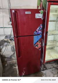 ثلاجه بعده جديده ستخدام شهرين للبيع السعر270 وبيه مجال للاستفسار والتو...