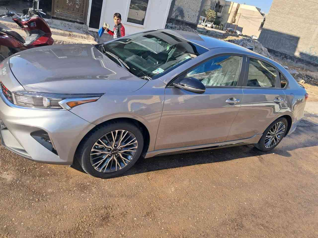 سلام عليكم فورتي لبيع مرقم بغداد جيتي لاين سعر 165 او بيه مجال خابرني وشرحلك تفصيل السياره من طط لسلام عليكم احسن شي مكاني بغداد *********** بي واتساب
