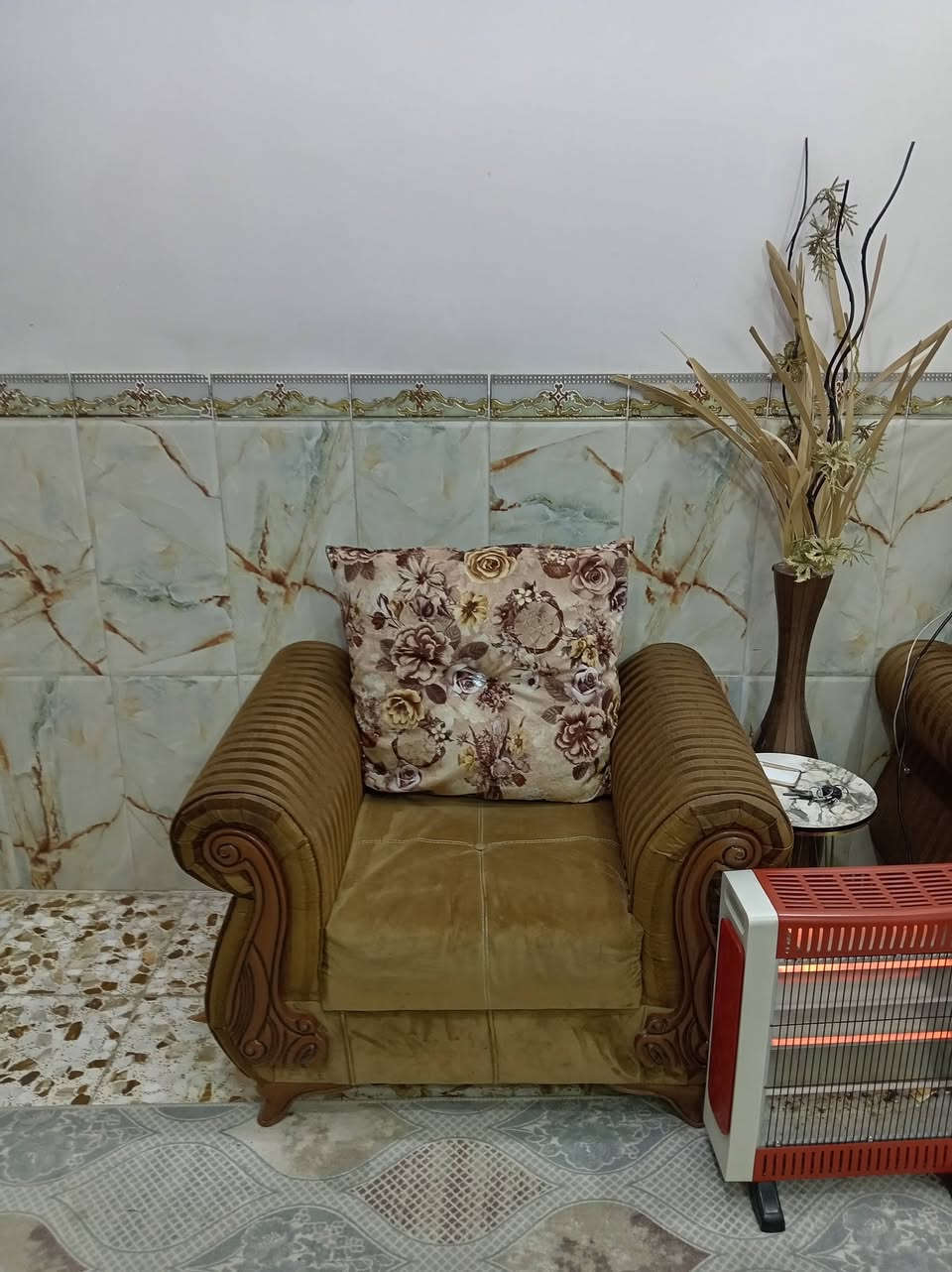 تخم قنفات للبيع 10 مقاعد السعر 250 وبي مجال للتواصل ماسنجر وعلى الرقم ***********
