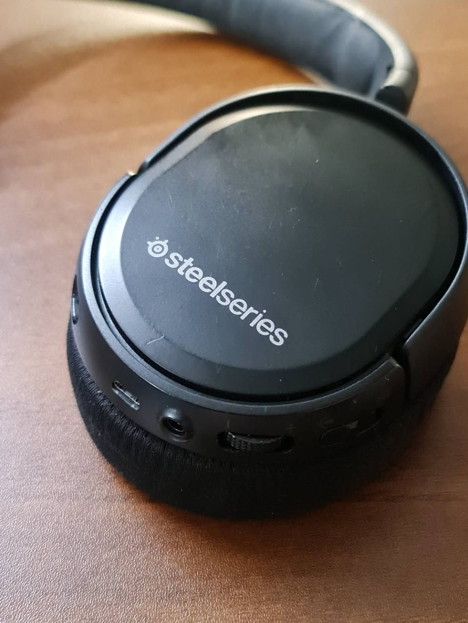 سماعة ستيل سيريس arctis 1 wireless 🎧
نظافة 85%  

بدون مايك 🎤

سعر 65 الف توصيل موجود لكل محافظات 🚚


**إذا كنت صاحب هذا الإعلان وتريد حذفه لأي سبب، رجاءا أرسل رسالة إلى الدعم الفني**