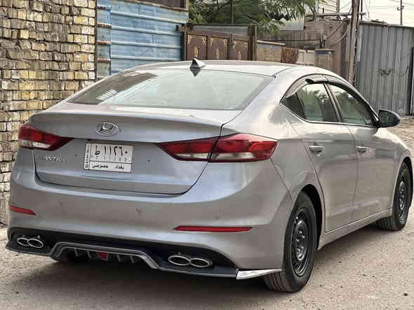 مرحبا حبايبي هاي هونداي الانتره واردي امريكي السياره حلوه وجهزه برغي ما ناقصهة اتراي زيرو حدثهة مثل ما موثق بل صور بيهة ٣ قطع صبغ وقطعه تبديل السياره بدون شواصي ولا الغود ولا حوض يعني يعني بدون دواخل والشراي يجي يشوف ابعينه وقتنع تحويل مباشر 
الموديل ١٧ المشي ١٠٠ السعر ١٠٥ وهاذ رقمي ***********
