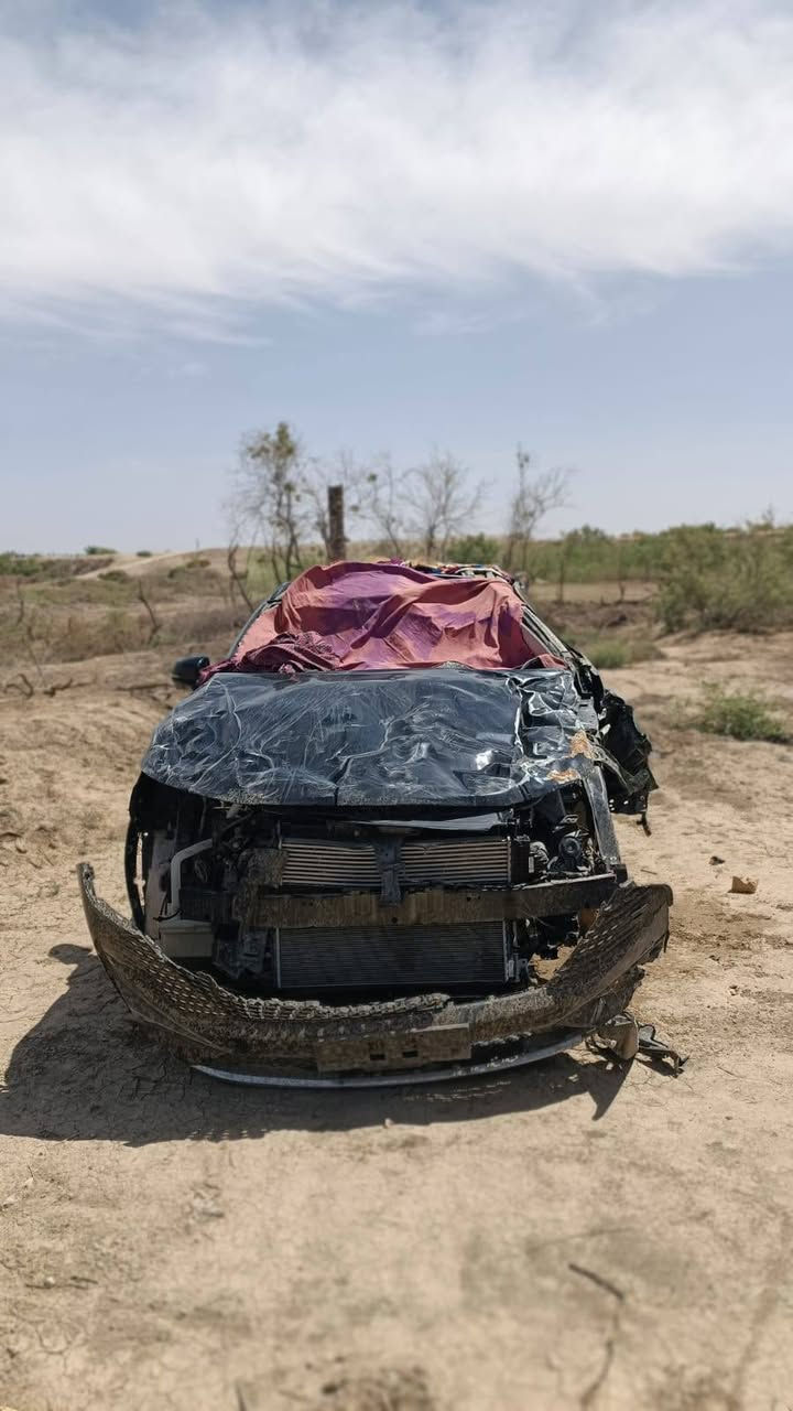 السلام عليكم ورحمه الله سيارة هافال h6 هايبرد موديل 2024 رقم بغداد بأسمي حادثها كما موضح في الصور المكينة والگير شغالات مع بطاريات المحرك الكهربائي السعر المطلوب 60 ورقة للتواصل خاص ***********
