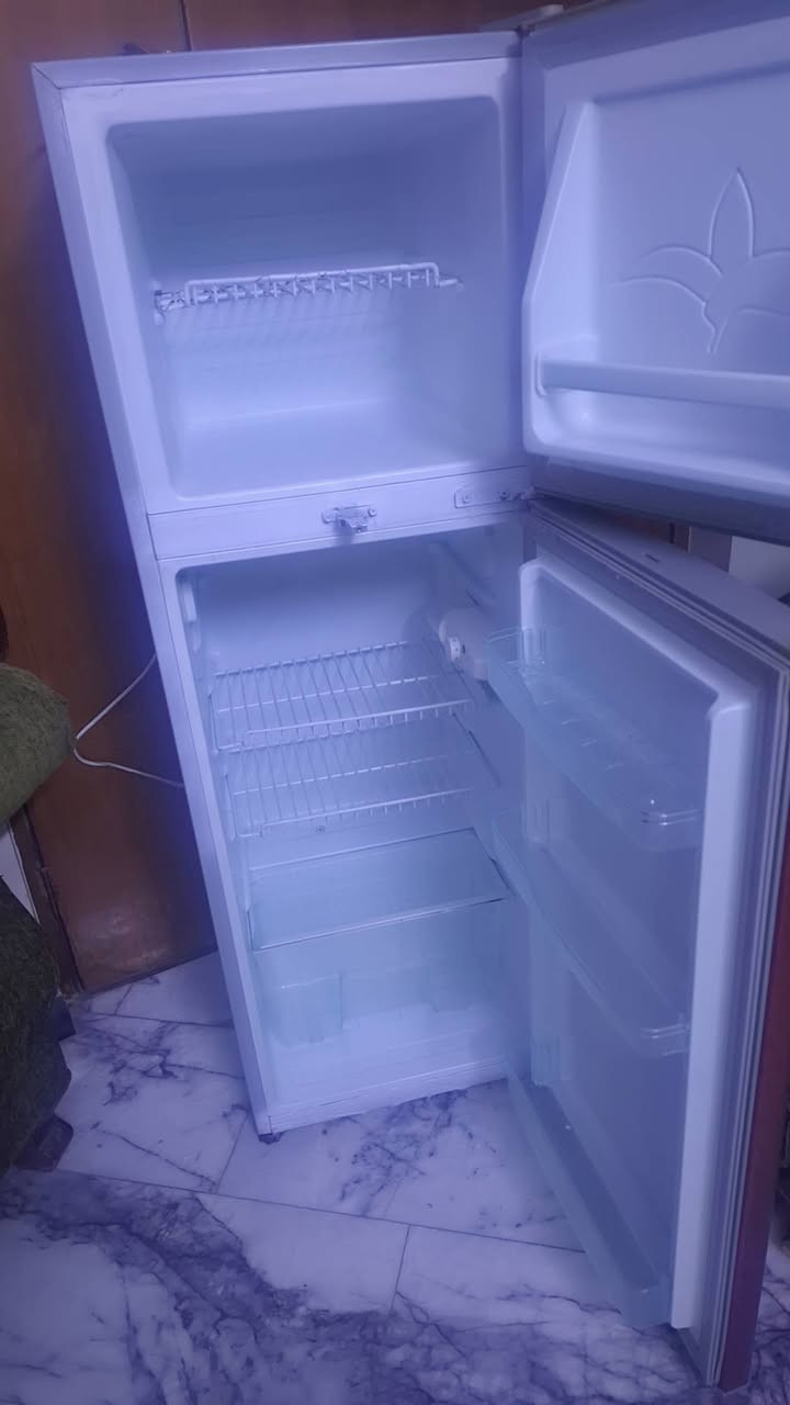 ثلاجة للبيع ❄️

- الحالة: نظيفة وتشتغل 100%
- الحجم: (١٠ قدم )
- الماركة: (supER  MAX)
- ما بيها أي عطل والحمد لله 

السعر: (150 الف وبيها مجال )
الموقع: (حي الجهاد )

للتواصل خاص 📩


**إذا كنت صاحب هذا الإعلان وتريد حذفه لأي سبب، رجاءا أرسل رسالة إلى الدعم الفني**