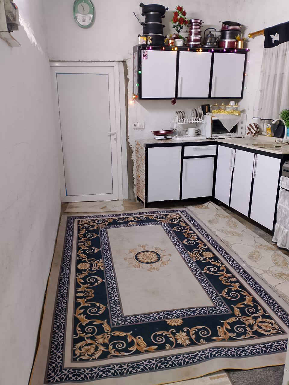 دار للبيع رقم 130متر يتكون من غرفه ومطبخ واستقبال و صحيات وكراج عنوان الدار حي الشهداء قرب جامع المدينة المنورة السعر 38 بيه مجال بسيط رقم الهاتف *********** كركوك, العراق
