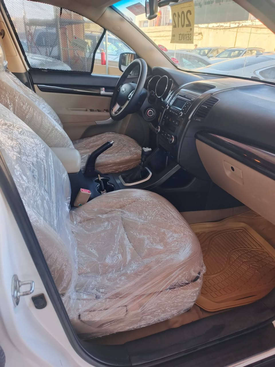 السلام عليكم للبيع سورنتو خليجي موديل 2012 كير عادي ٦نمر رقم اربيل بسمي رقم وسنويه جديد شرط تحويل سياره جديده وجاهزة مال بيت ٧راكب بدون صبغ بيه جاملغ تبديل شريكه طخم تايرات جديد باتري جديد حجم المحرك ٢٤ دوش كير ومحرك شرط رقم موبايل ***********//***********
