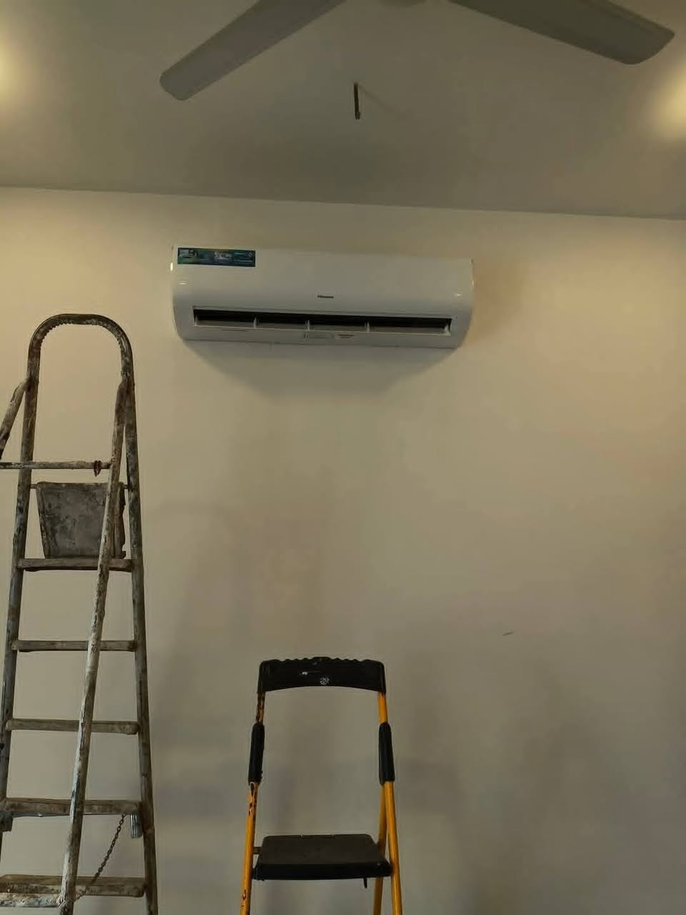 ☀️ الصيف دخل والحر زاد؟ سبلتك يحتاجله ترتيب! ❄️
لا تخلي الحر يتعبك! نقدم لكم أفضل خدمات التنصيب، الصيانة، والتنظيف لكافة أنواع السبالت في محافظة النجف الأشرف وبأعلى مستويات الدقة والاحترافية.
​ليش تختارنا؟
​تنصيب مضبوط: نضمن لك شغل نظيف وبدون أي أخطاء أو تسريب.
​تنظيف عميق: غسل السبلت بمواد ومعدات خاصة يرجعه مثل الجديد، ويزيد من كفاءة التبريد ويقلل صرف الكهرباء.
​صيانة شاملة: تشخيص دقيق وتصليح لكافة الأعطال، مع شحن الغاز وفحص المنظومة بالكامل.
​✅ دقة بالمواعيد | أمانة بالعمل | أسعار تناسب الجميع
​خلي التبريد علينا، واستمتع بصيف بارد ومريح ببيتك أو مكان عملك!
​📞 للحجز والاستفسار اتصل الآن:
***********
👨‍🔧 الفني: أوس الحسناوي 
​📍 متواجدون لخدمتكم في كافة مناطق النجف الأشرف.
