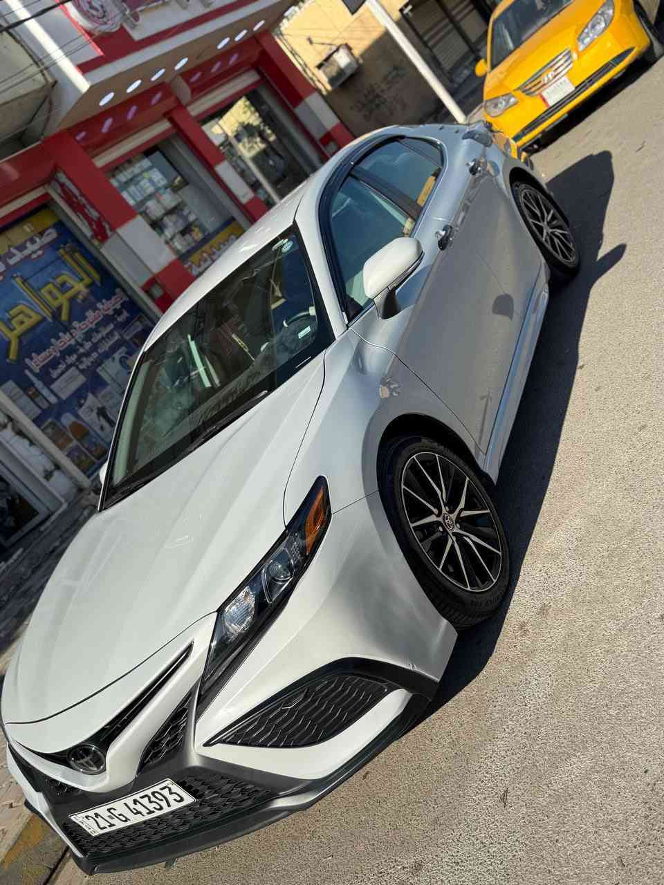 السلام عليكم كامري لبيع موديل2023 SE امريكي
السياره حلوه وما ناقصها شي
ماشيه 59الف 
مكينه وكير بشرط
اربعه سلندر وكير at 8نمر 
داخل السياره رصاصي جلد مرغوب   
شفتات وتحكم 
رادار امامي ومانع اتصادم وتحديد 
ليت زنون بلادي 
تبريد ثلج 
تخم تاير جديد 
سياره نضيف 100/100 
حادث السياره موجود صوره  

رقمها سليماني  الجديد مكاني كركوك
وبیها دفتر بانزین  
السعر 225ورقه وبيها مجال حلو
رقمي ***********
