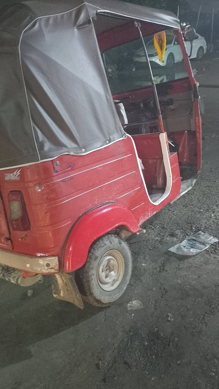 تكتك 18مكينه 20لاتنقيص ولا تبخيبر أوراق سعر 3و500 بلديات ***********
