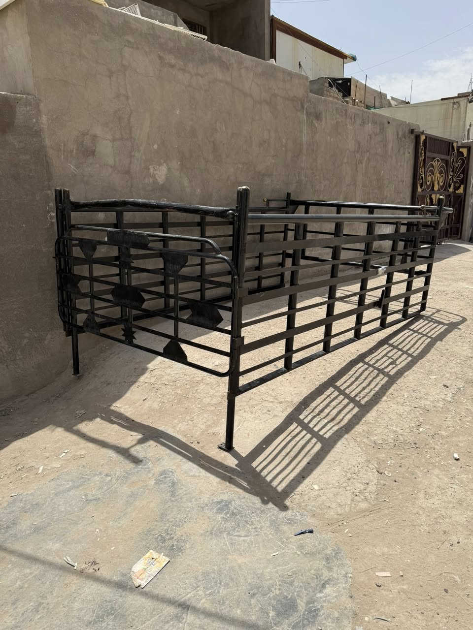 السلام عليكم محجر للبيع مال نثيه السعر ٣٢٥ المكان بغداد و هاذ رقمي ***********
