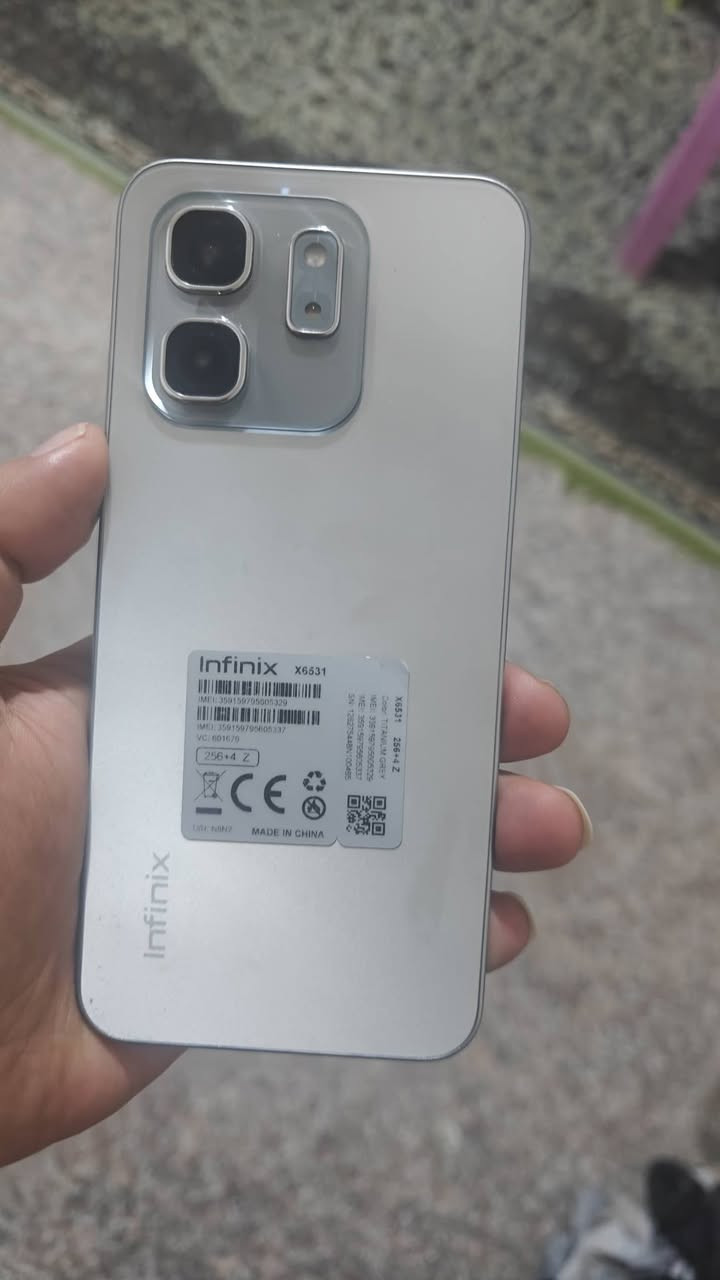 صباح الخير 
انفنكس هوت 50 i للبيع فقط ذاكره 256 مع شاحنه فقط بدون كارتونه نضيف


**إذا كنت صاحب هذا الإعلان وتريد حذفه لأي سبب، رجاءا أرسل رسالة إلى الدعم الفني**